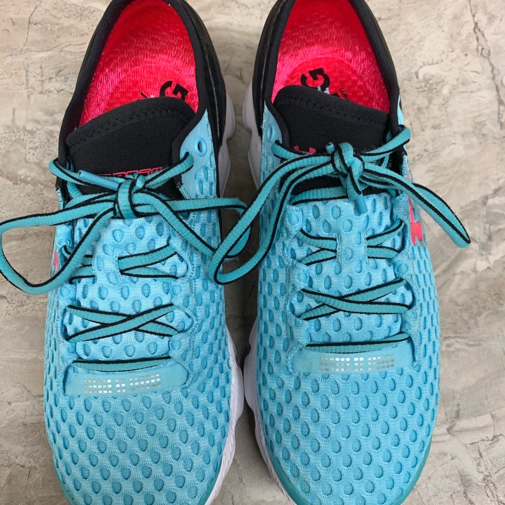Women’s under armour sneaker